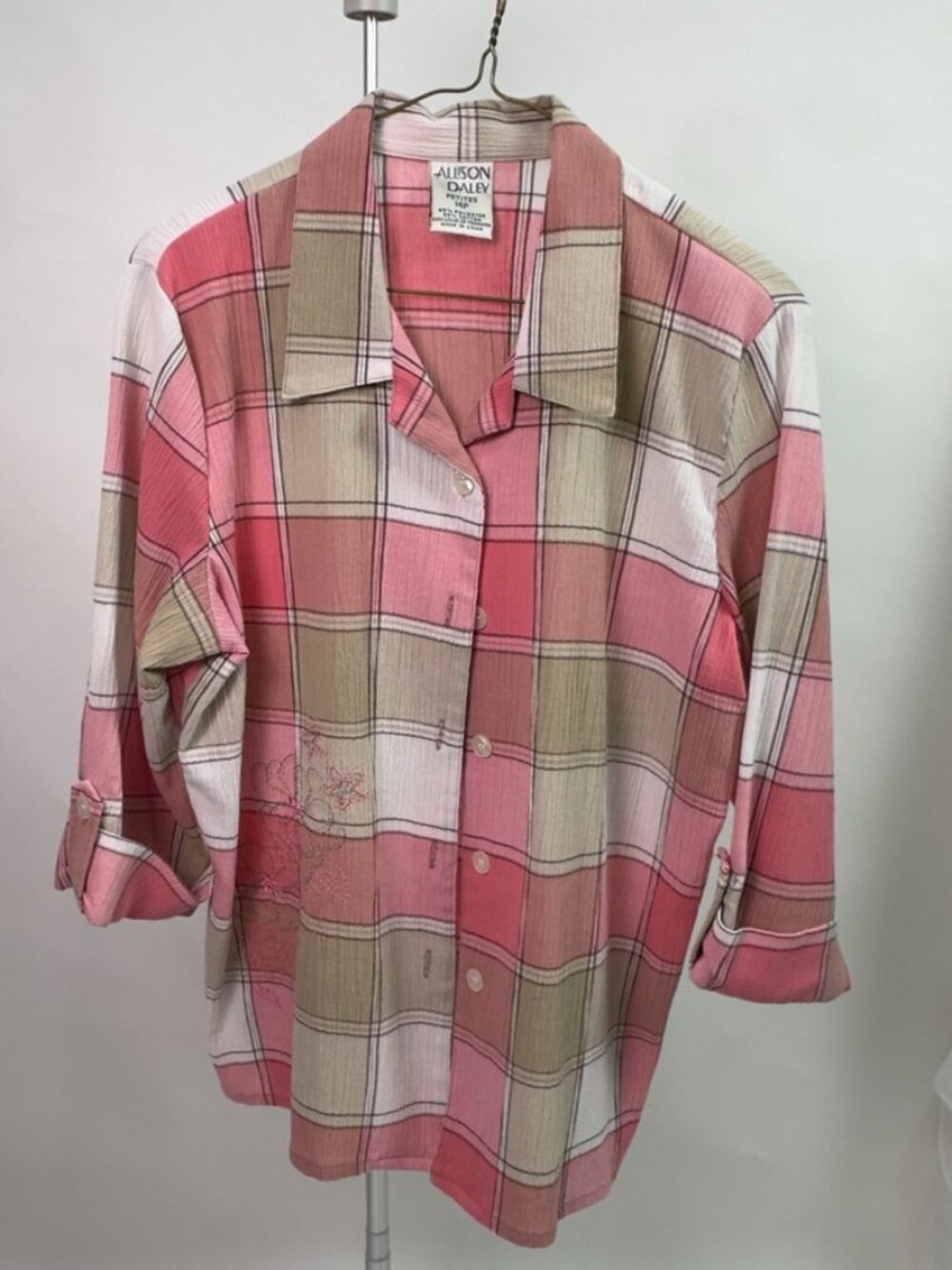 90s Vintage Pink Plaid Shirt Size 14p petites | Button Down Embroidered Flowers